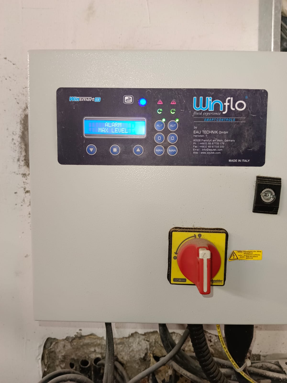 Closed Winflo control panel with its display and isolator visible
